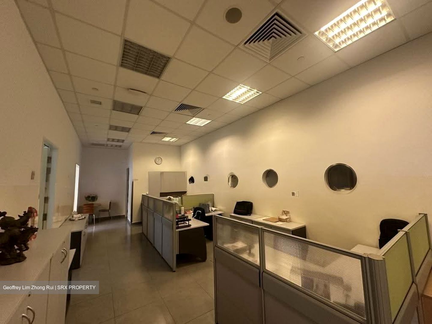 Sakae Building (D19), Office #635872091